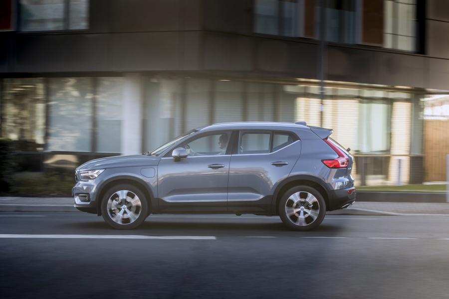  Volvo XC40 T5 Plug-in Hybrid Inscription 2002 года  (UK) (фото 22 из 40)